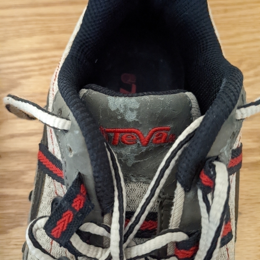 Teva Hiking Shoes - Picture 8 of 9